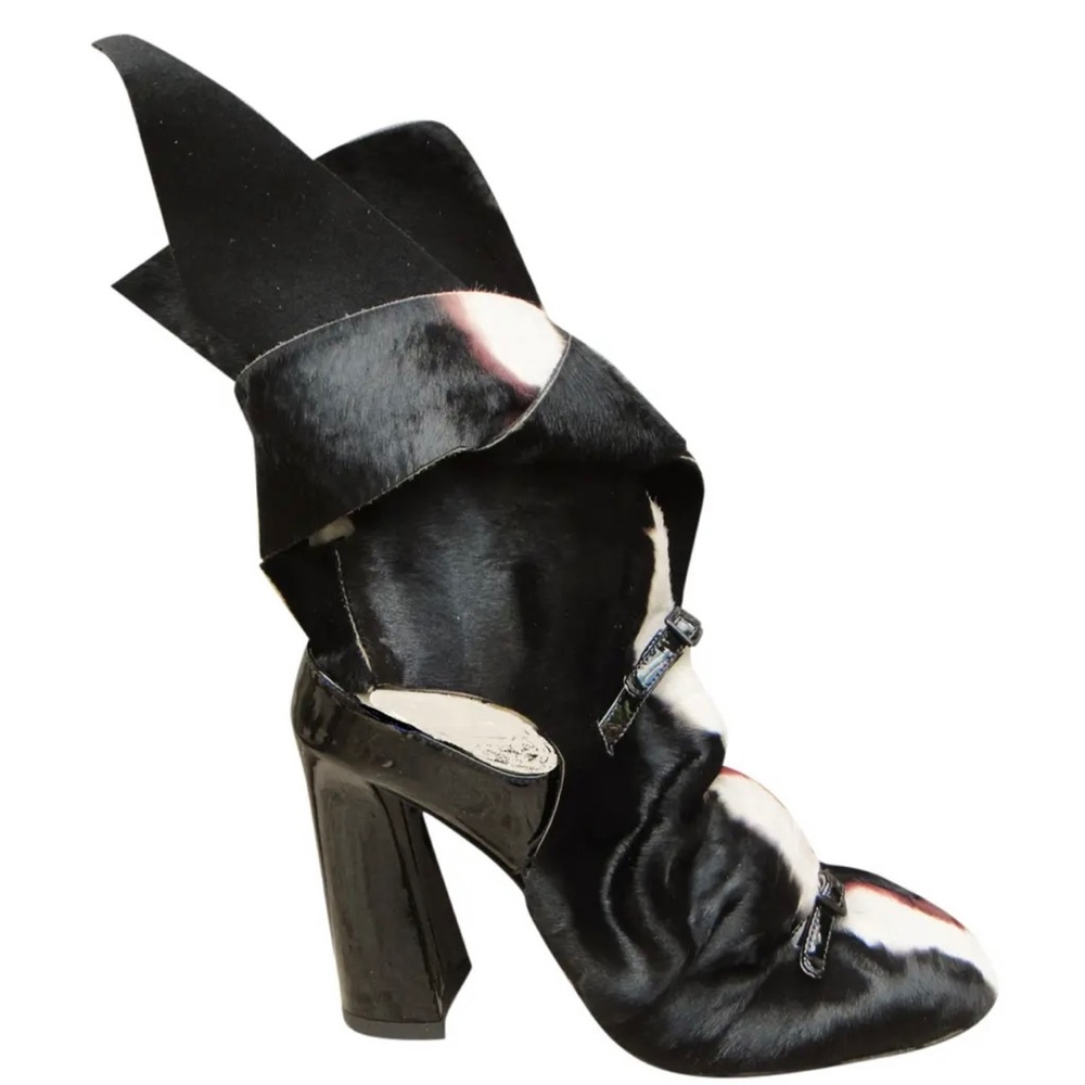 Acne Studios
Pony-style calfskin ankle boots